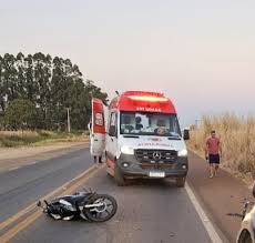 Corpo de Bombeiros é acionado para socorrer vítima de acidente de moto