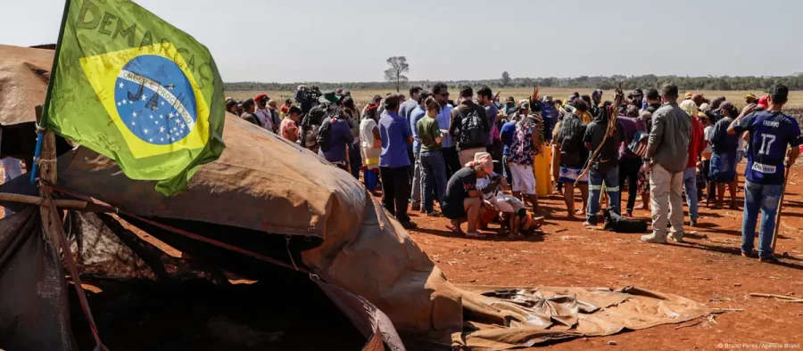 Guarani-Kaiowás narram violência em disputa por território