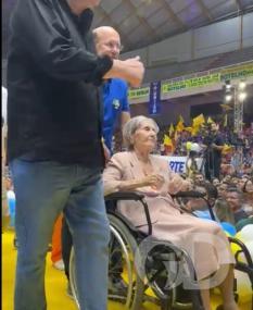 MT:  Aos 103 anos, mãe de Dante de Oliveira participa de convenção política