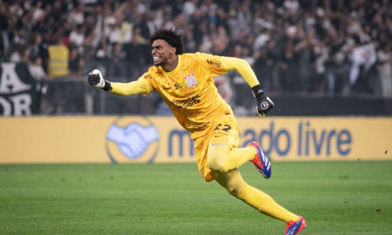 SUL AMERICANA:   Hugo Souza classifica Corinthians nos pênaltis após equipe tomar virada na Copa Sul-Americana