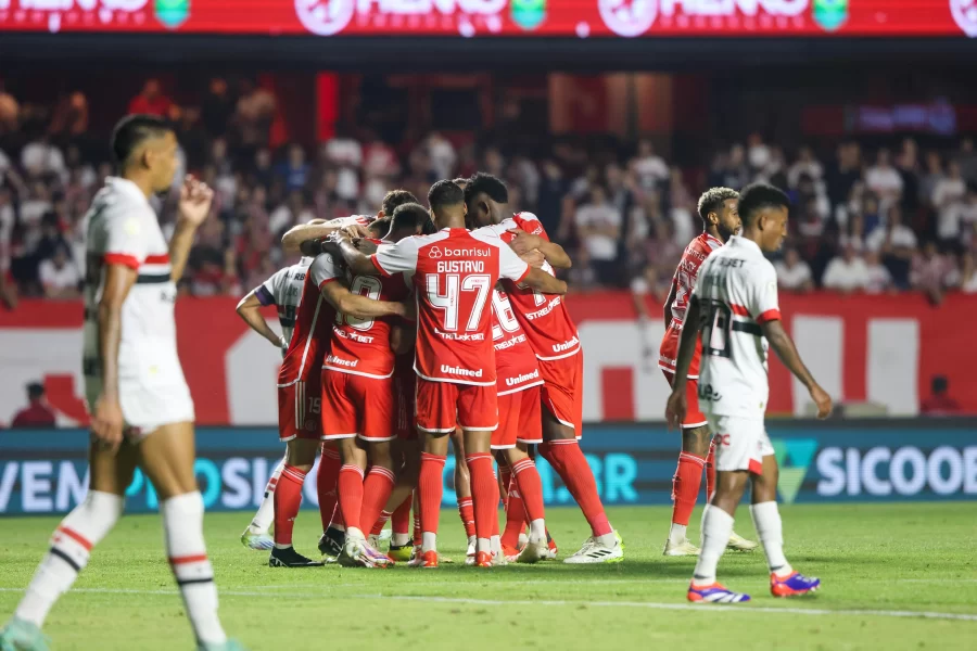 Com time misto, São Paulo leva virada do Inter pelo Brasileiro antes de jogo decisivo na Libertadores