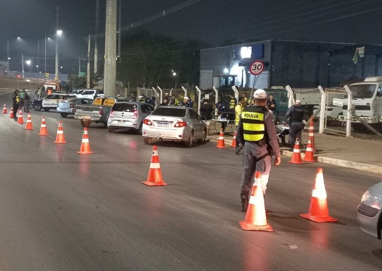 Operação Lei Seca resulta em nove motoristas presos na madrugada deste domingo em Cuiabá