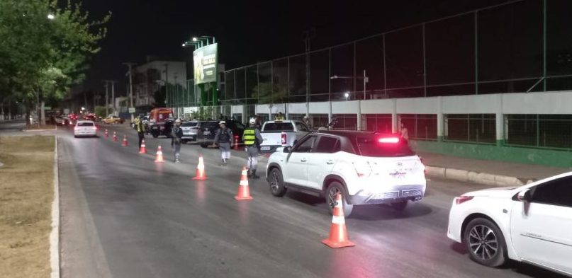 Operação Lei Seca termina com dez motoristas presos por embriaguez na madrugada