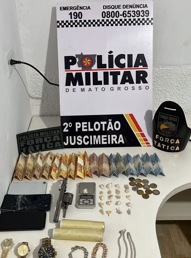 Força Tática prende trio por associação criminosa, apreende 21 porções de cocaína e arma de fogo