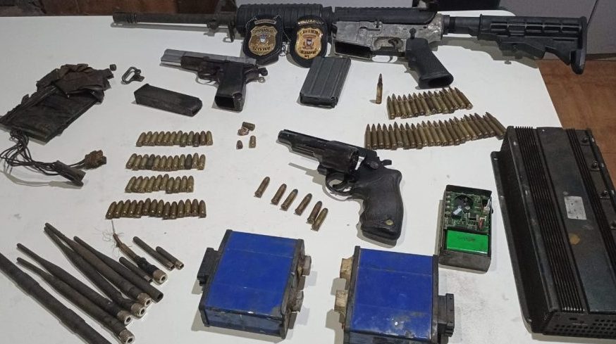 Polícia Civil investiga localização de armas em compartimento de caminhão em Confresa