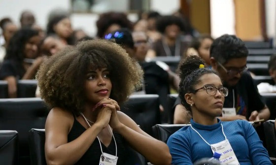 MT:  EDUCAÇÃO A DISTÂNCIA:   Com quase 10 milhões, número de universitários é o maior em nove anos