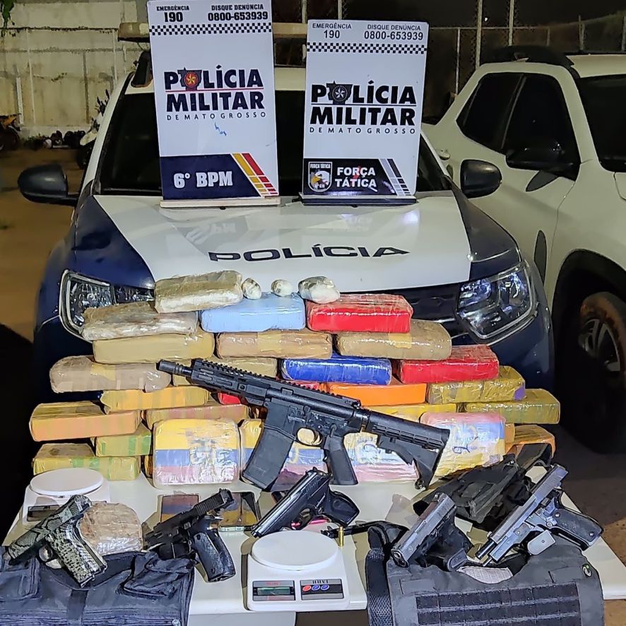 Polícia Militar desarticula quadrilha e apreende fuzil, pistolas e 34 tabletes de drogas