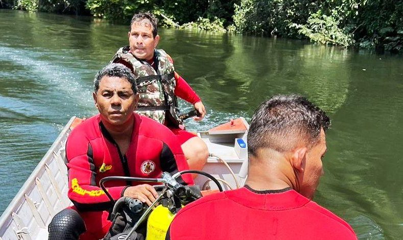 Corpo de Bombeiros socorre criança e localiza corpos de jovens vítimas de afogamento