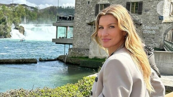 Gisele Bündchen exibe barriguinha de grávida pela primeira vez em evento e tamanho impressiona: ‘Já está aparecendo’