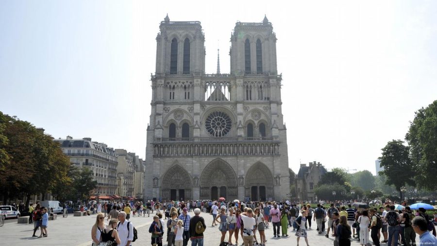 França finaliza reforma de Notre Dame 5 anos após incêndio