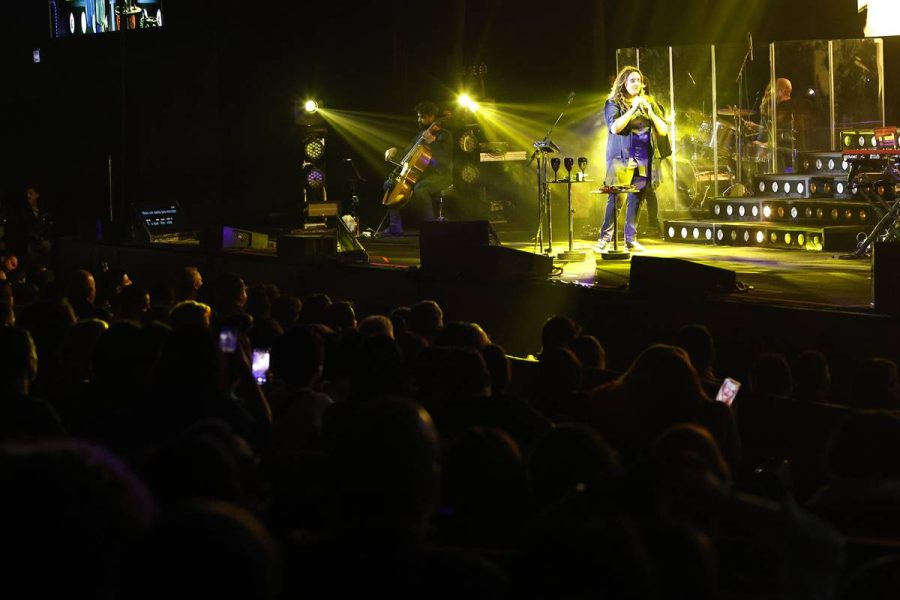 Ana Carolina exalta Cássia Eller em noite lotada no Ulysses Guimarães