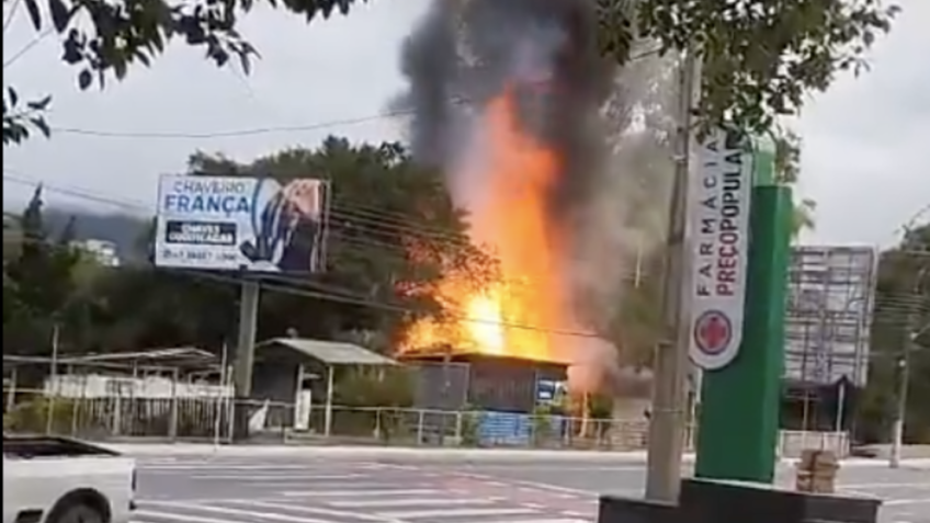 Veja casa de homem-bomba antes e depois de incêndio em Santa Catarina