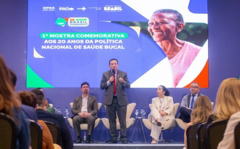 BRASIL SORRIDENTE:    Mostra comemorativa celebra os 20 anos da Política Nacional de Saúde Bucal