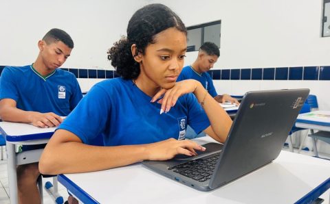 MT:  EDUCAÇÃO:  Estudantes de escola estadual de Cuiabá apontam ganho de qualidade no ensino e apoiam lei que proíbe celular em sala de aula