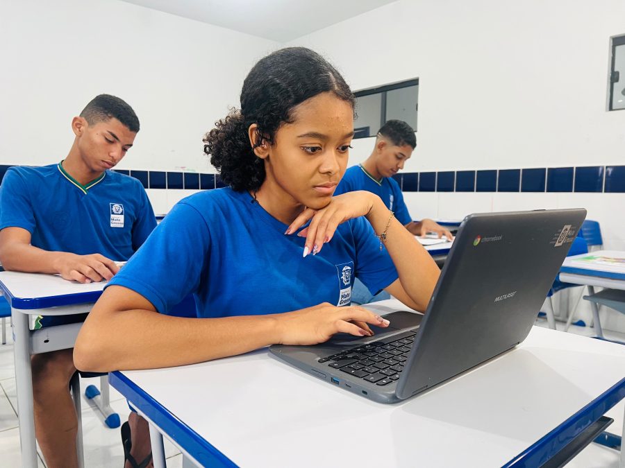 MT:  EDUCAÇÃO:  Estudantes de escola estadual de Cuiabá apontam ganho de qualidade no ensino e apoiam lei que proíbe celular em sala de aula