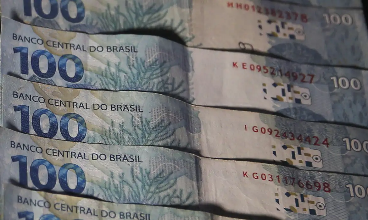 Dívida Pública sobe 1,8% em outubro e volta a superar R$ 7 trilhões