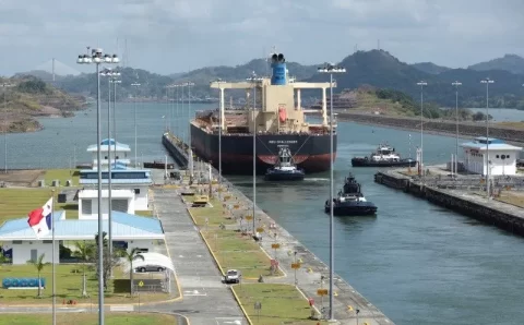 Canal do Panamá pertence ao Panamá, diz presidente do país após ameaça de Trump