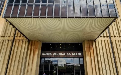 Mercado financeiro eleva previsão da inflação de 5,08% para 5,5%