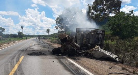 Politec identifica motorista de carreta carbonizada e três corpos encontrados enterrados em Várzea Grande