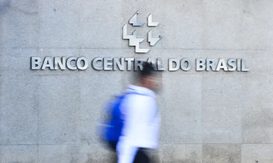 Mercado financeiro projeta inflação de 5% em 2025