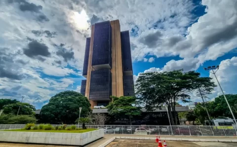 Mercado financeiro projeta inflação de 5,68% em 2025